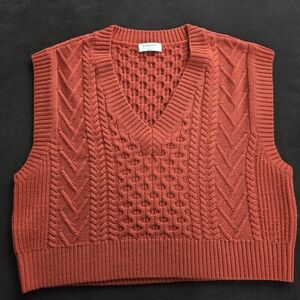 Babaton Textured Knit Sweater Vest